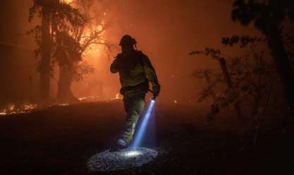إعلان حالة الطوارئ في كاليفورنيا مع اشتداد الحرائق واتساعها