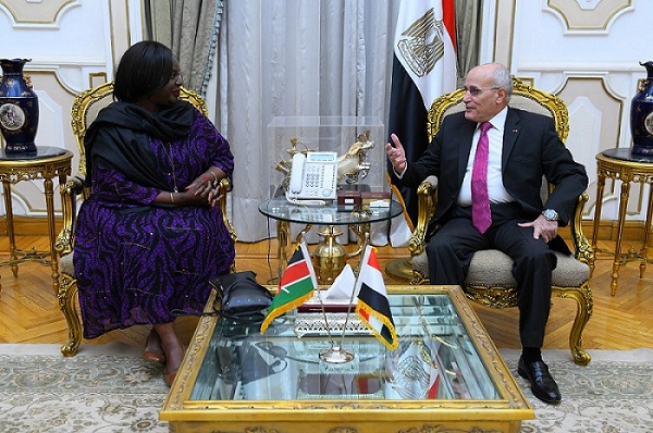 العصار يبحث مع وزيرة الدفاع الكينية سبل التعاون فى مجالات التصنيع الحربية والمدنية