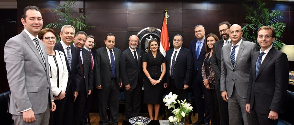شركات أدوية عالمية تعلن التوسع فى استثماراتها بمصر.. وجلاكسو سميث: الانتهاء من خطين انتاج لتصنيع الفولتارين 