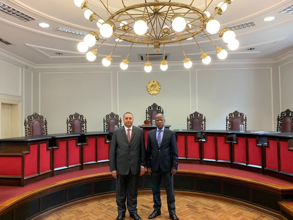 سفير مصر في مابوتو يلتقي رئيس المحكمة العليا في موزمبيق
