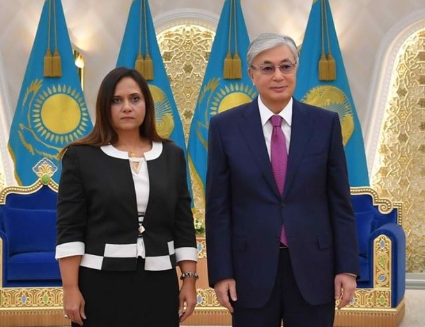 سفيرة مصر الجديدة لدى كازاخستان تتقدم بأوراق اعتمادها
