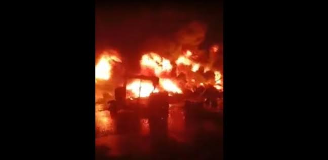 فيديو.. حريق هائل بايتاي البارود بعد تسرب مواد بترولية من خط أنابيب وعشرات الجرحى