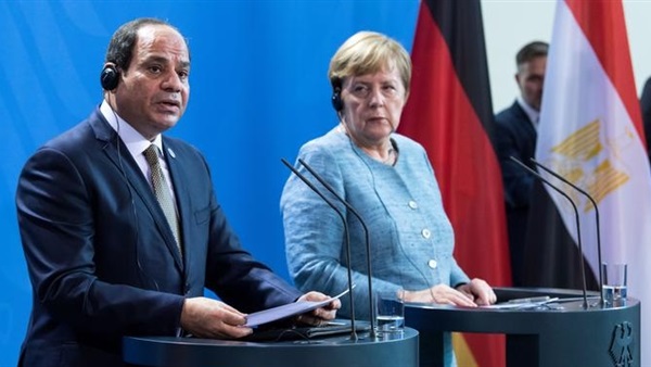  السيسي يبحث تطورات الملف الليبي مع المستشارة الألمانية