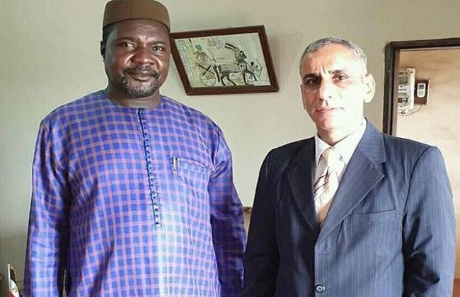 سفير مصر لدى سيراليون يستقبل رئيس التعليم الإسلامي والعربي 