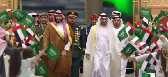 مراسم استقبال رسمية لولي العهد السعودي في قصر الوطن بأبوظبي