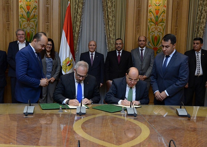 العصار يشهد توقيع مذكرة تفاهم مع شركة ألمانية للتعاون في مجال معالجة مياه الصرف الصحي