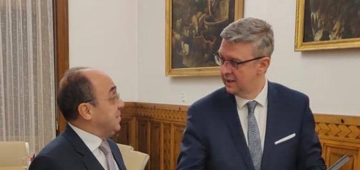 السفير المصري في التشيك يبحث مع وزير الصناعة والتجارة دفع العلاقات التجارية بين البلدين

