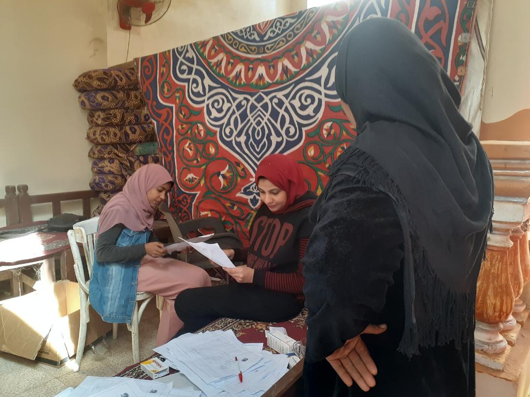 مناظرة 575 حالة فى قافلة جامعة جنوب الوادى بنجع القرية بنقادة