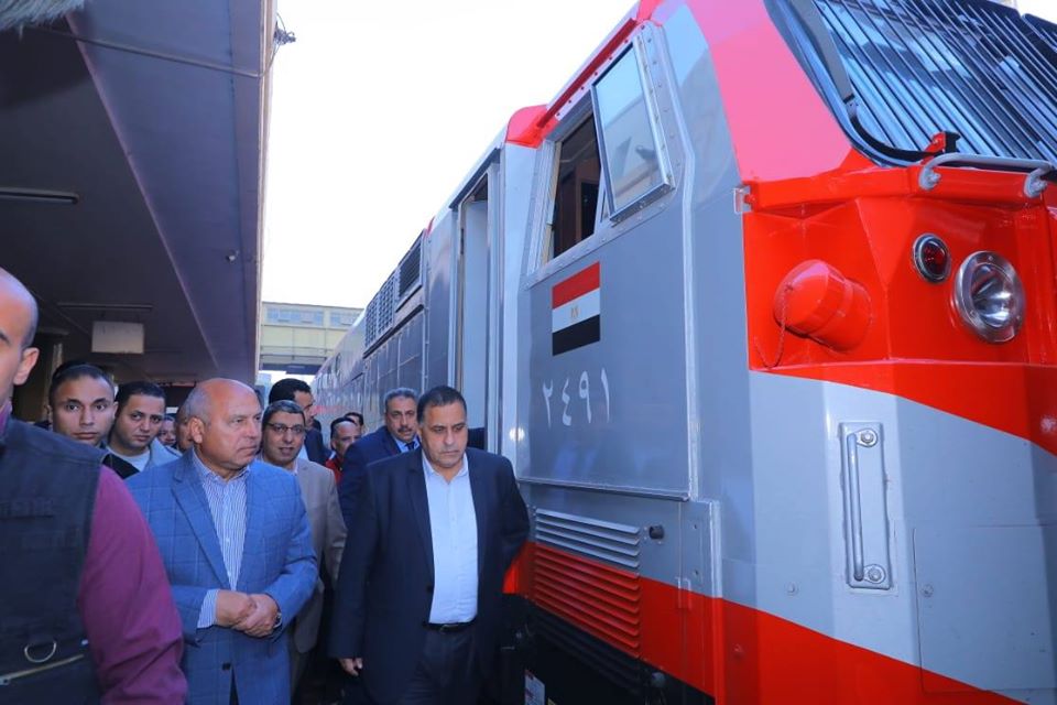 وزير النقل يتفقد عدد من المشروعات الخدمية التي تنفذها الوزارة بمحافظتي المنيا وأسيوط 