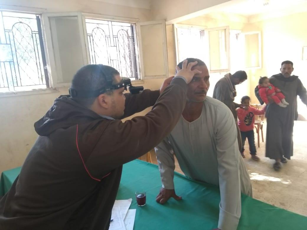 مناظرة 825 حالة بالمجان فى قافلة جامعة جنوب الوادى بـ 