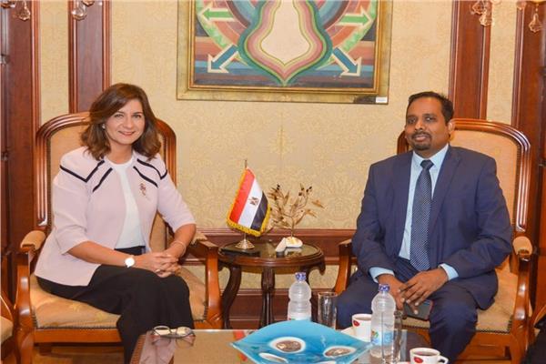 وزيرة الهجرة تبحث شكاوي الطلاب المصريين في ماليزيا مع القائم بأعمال السفير
