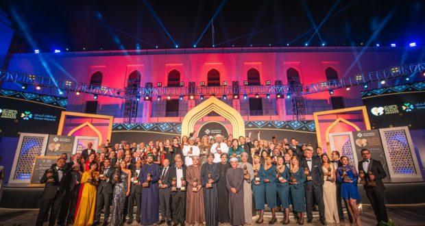 تتويج سلطنة عُمان أفضل وجهة  سياحية عالمية لهواة  الطبيعة