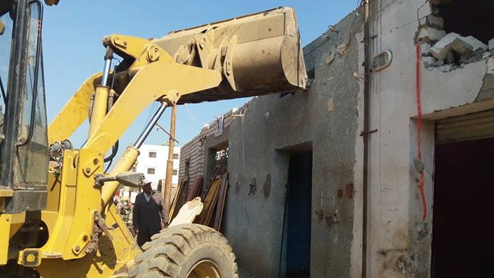 إزالة 34 حالة تعد بالبناء على أرض زراعية ببنى مزار بالمنيا