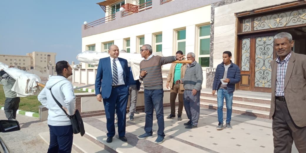 رئيس جامعة بني سويف يتفقد حمام السباحة الأوليمبي ودار الضيافة