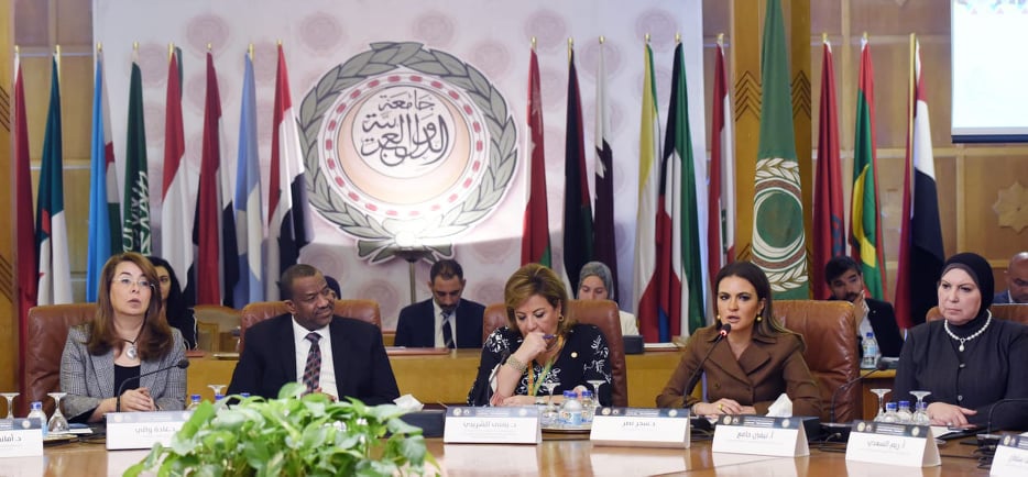 سحر نصر: نسبة المرأة من التمويل متناهى الصغر 80في المئة والوزارة تعمل على زيادة نسبتها فى المنح