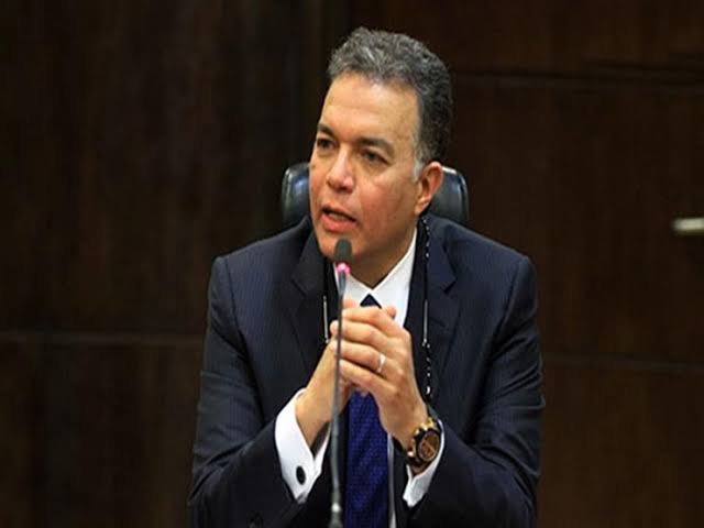 وزير النقل يناقش محافظ القليوبية التعاون في عدد من المشروعات الخدمية والاستثمارية واستغلال اراضي السكك الحديدية