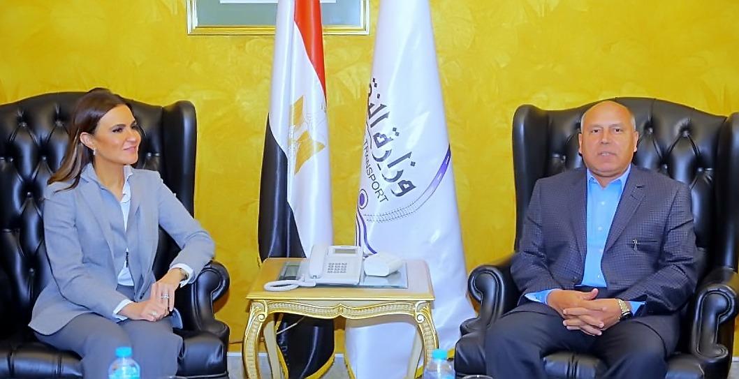 تشكيل مجموعة عمل من وزارتي النقل والاستثمار لبحث كافة الاحتياجات التمويلية للمشروعات الجاري تنفيذها