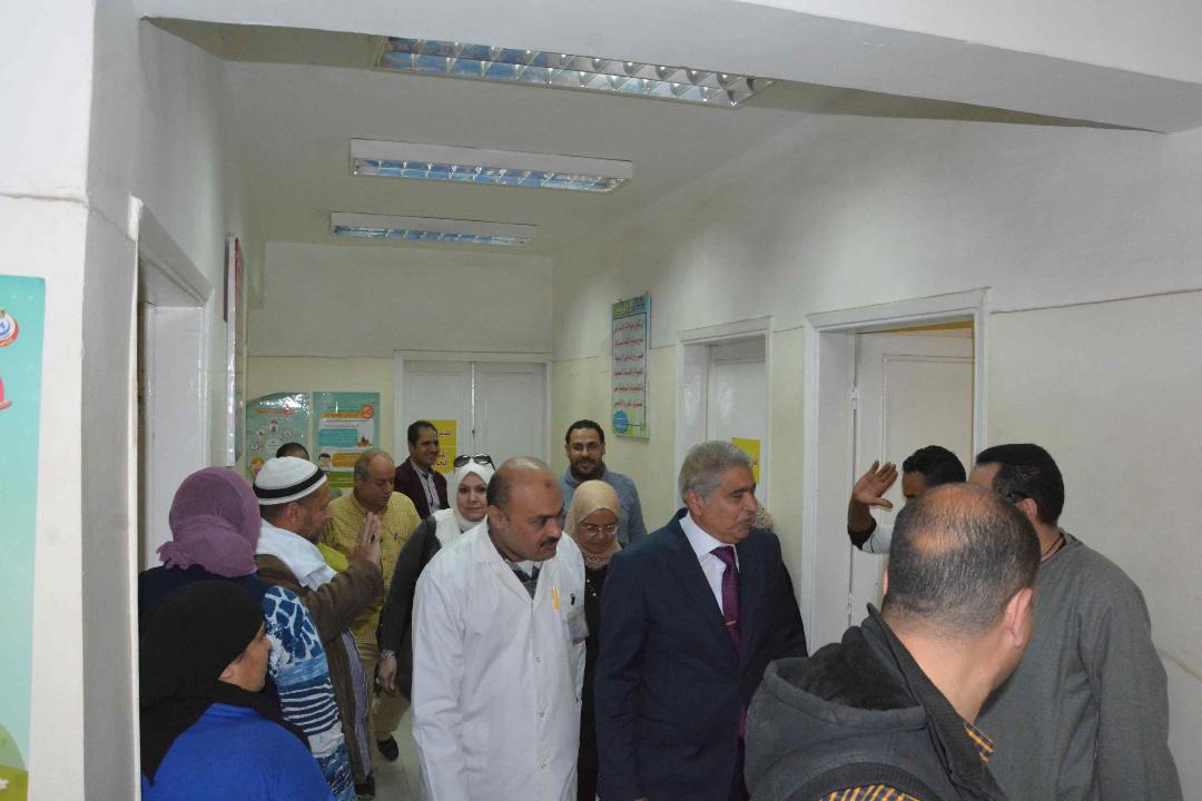 توقيع الكشف الطبي على مليون و374 ألف مواطن بمبادرة (100 مليون صحة) بالمنيا
