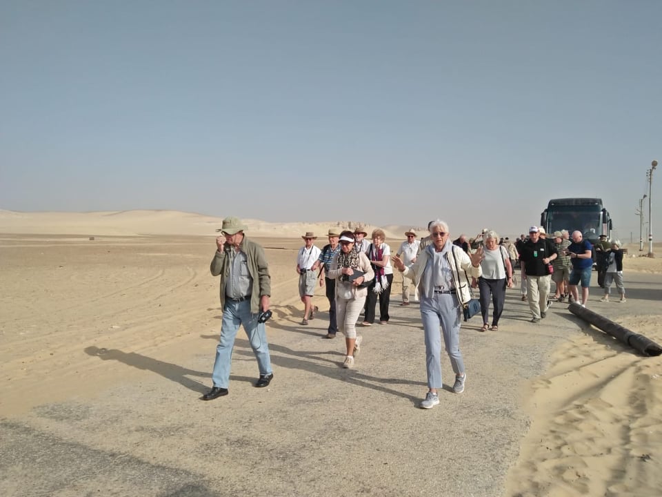 المناطق الاثرية بالمنيا تستقبل  وفود سياحية من 3 دول
