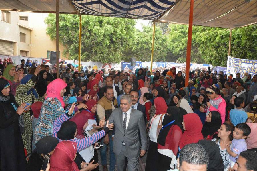 محافظ المنيا يتابع الأنشطة التنموية والثقافية بقرية دفش بسمالوط