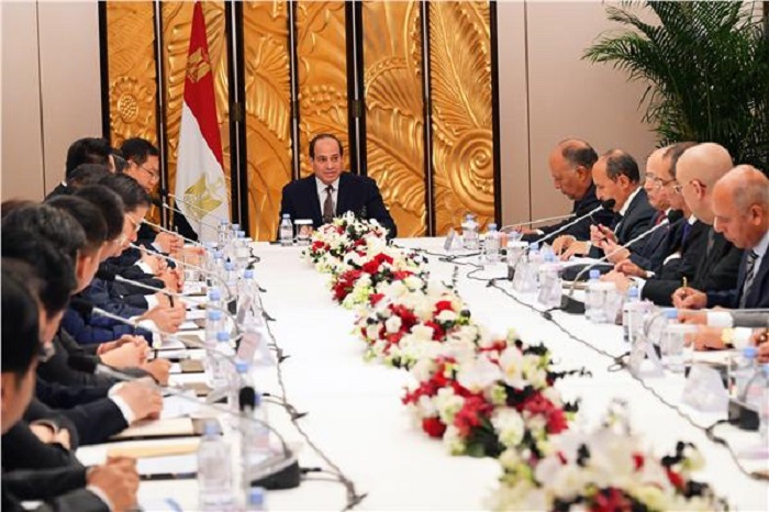 عقب تنفيذ المشروعات الضخمة، السيسي من بكين يرحب بالتعاون والشراكات الإقتصادية مؤكدا على أهمية 