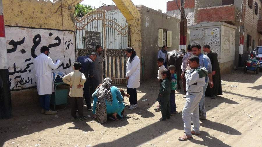 ندوات تثقيفية وكشف طبي للقافلة المشتركة لجامعة المنيا والمحافظة لـ