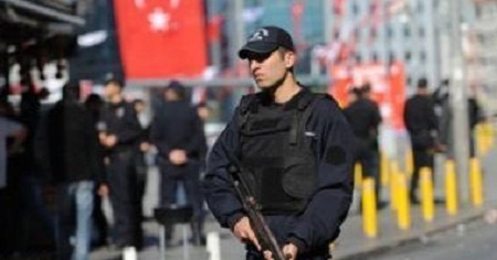 الأمن التركى يعتقل 46 شخصا للاشتباه فى صلاتهم بجولن 
