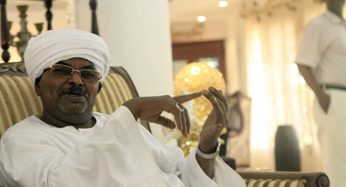 صحيفة سودانية تزعم مغادرة صلاح قوش للخرطوم ووجوده بالقاهرة