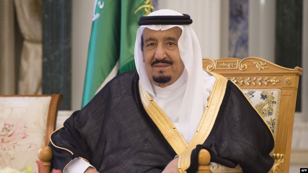 الملك سلمان يوجه الدعوة للقادة العرب لعقد قمتين خليجية وعربية طارئة في مكة المكرمة