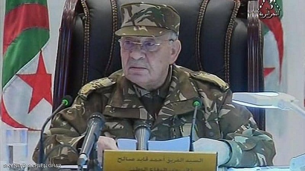 قايد صالح يحذر الشعب من 
