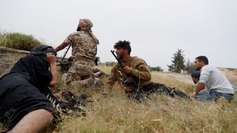 الجيش الليبي يعلن مقتل ضابط كبير في اشتباكات جنوب طرابلس
