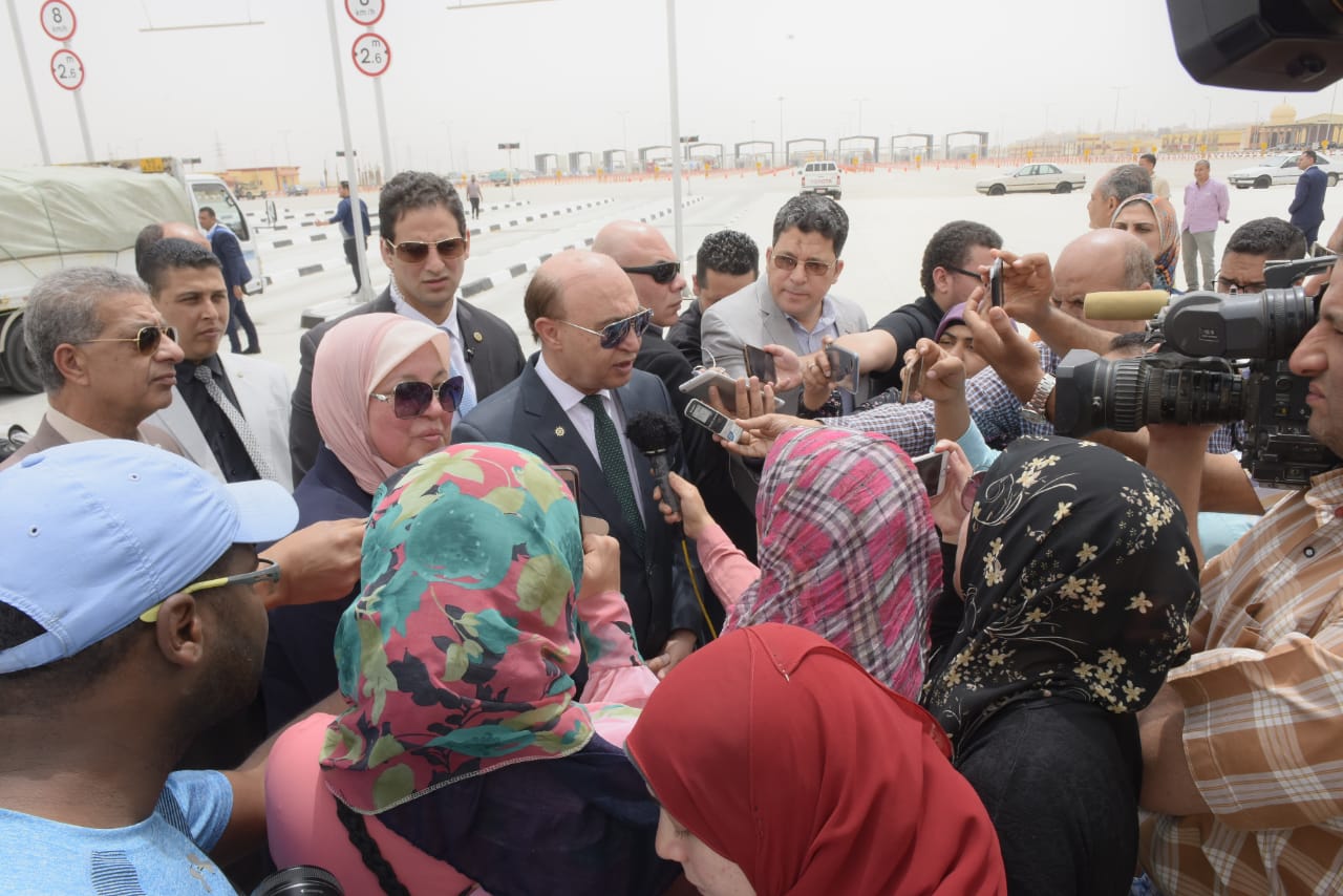 الفريق مهاب مميش يشهد التشغيل التجريبي لأنفاق الإسماعيلية 