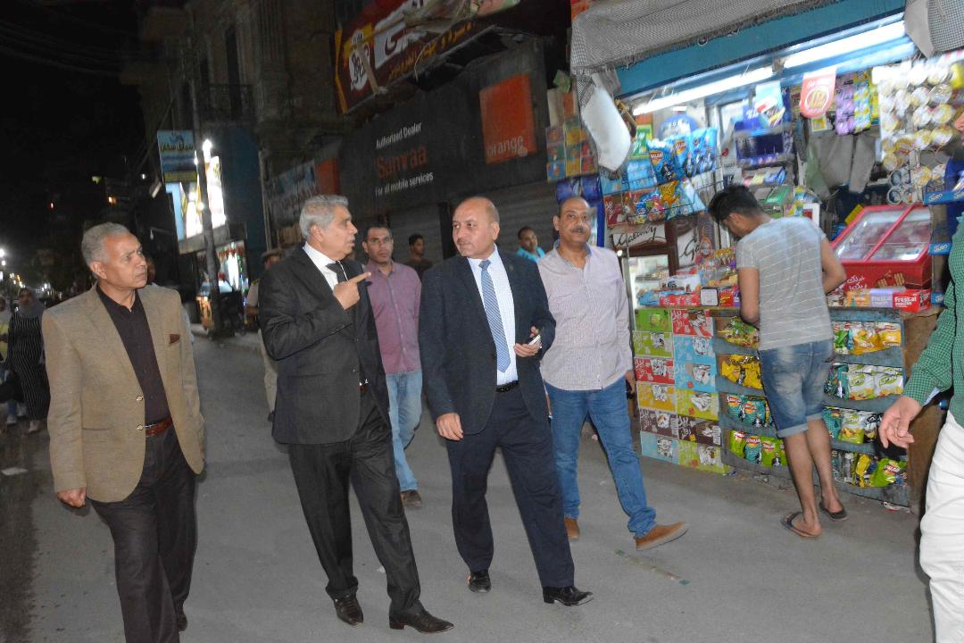 محافظ المنيا يتابع الحالة العامة بعدد من الشوارع  ويشدد على رفع الإشغالات