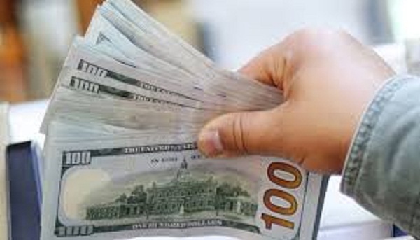 سعر الدولار أما الجنيه المصري بداية تعاملات اليوم الأربعاء