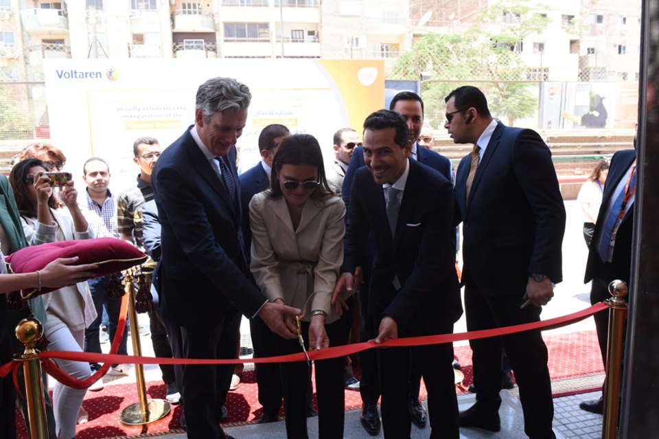 بحضور السفير البريطاني.. وزيرة الاستثمار تفتتح خط جديد لإنتاج 