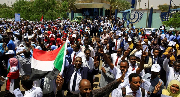 بعد كشفه لكواليس فض الاعتصام، إقالة النائب العام السوداني