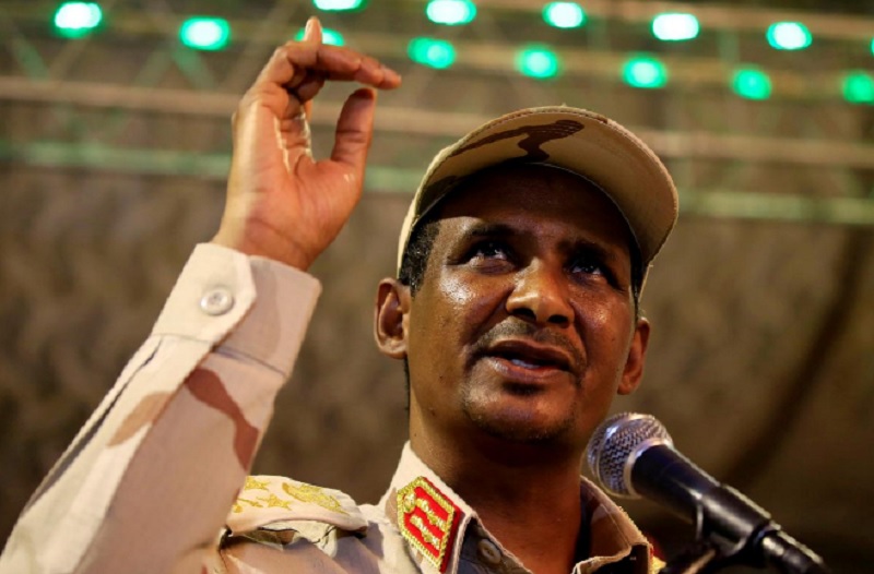الاتحاد الأفريقي يعلق مشاركة السودان في أنشطته ويطالب بإدارة مدنية