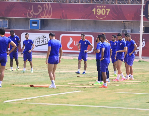 تدريبات بدنية متنوعة للاعبي الأهلي