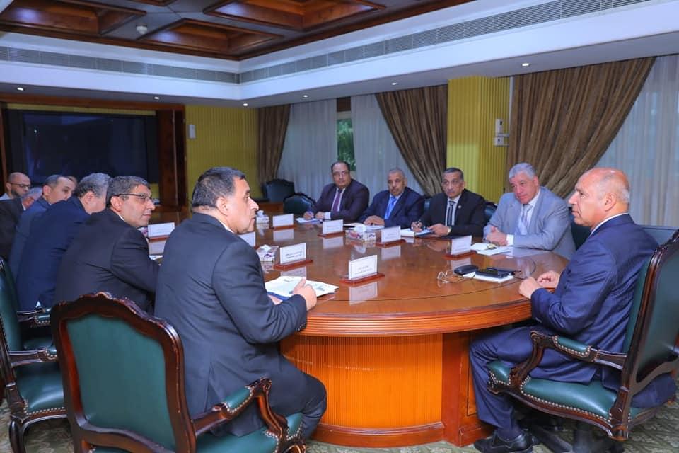 وزير النقل يتابع معدلات تصنيع وتوريد 140 عربة بضائع وتحسين وتطوير 200 درجة ثالثة للركاب 