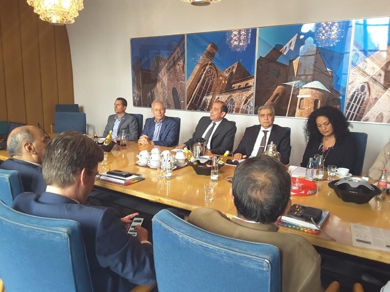 محافظ المنيا وعمدة هيلدسهايم الألمانية يوقعان جدول أعمال اتفاقية التعاون المشترك

