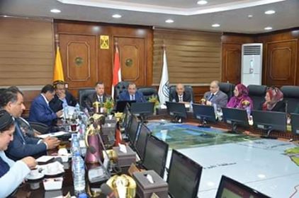 محافظ بني سويف يرحب بالمشاركة الفاعلة لشباب الجامعة ودمج القوافل التنموية للمحافظة والجامعة لتعظيم نتائجها  

