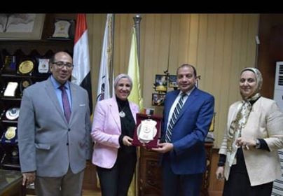 رئيس جامعة بني سويف يفتتح فعاليات ندوة التعريف بالمنح التمويلية لصندوق نيوتن مشرفة 

