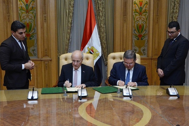وزير الإنتاج الحربي وقطاع الأعمال يوقعان مذكرة تفاهم للتعاون المشترك في تنفيذ المشروعات القومية