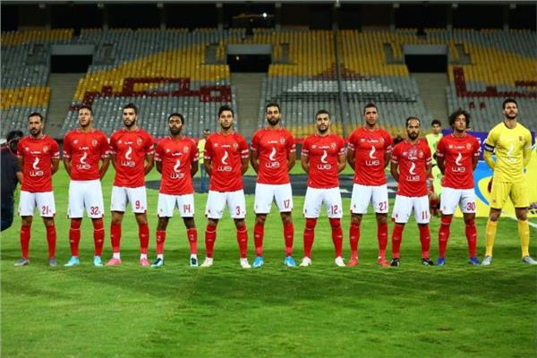 النادي الأهلي يدعم فريقه لكرة القدم بأربع صفقات جديدة