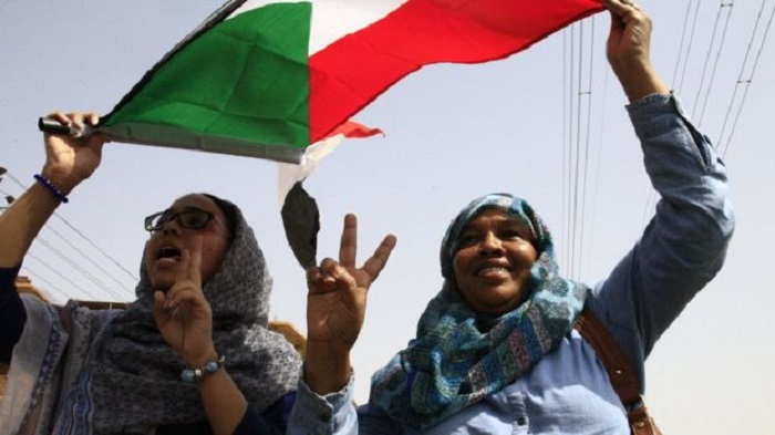 السودان يحتفل اليوم بتنفيذ الخطوة الأولى نحو الحكم المدني