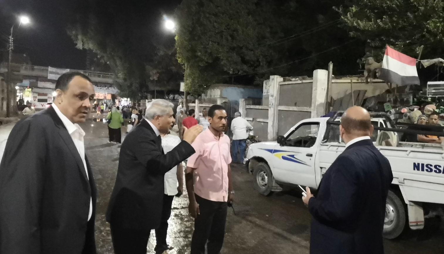 محافظ المنيا يتابع اعمال حملة إزالة الإشغالات والمخالفات بكوبري الحبشي تمهيدا لنقل الباعة الجائلين

