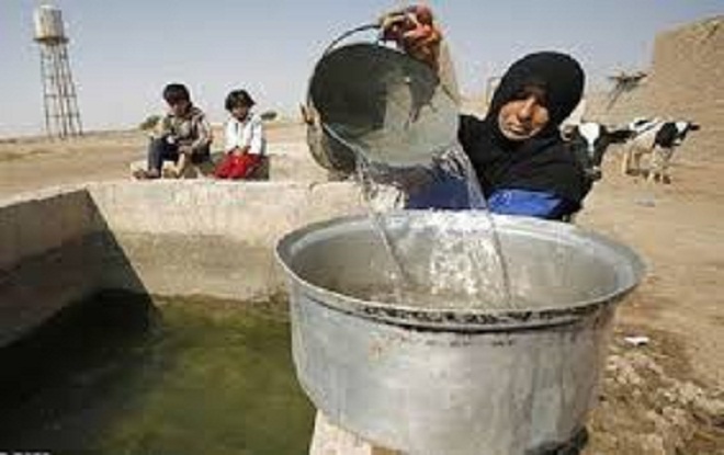 فلسطينيون محرومون من مياه تتدفق من أراضيهم