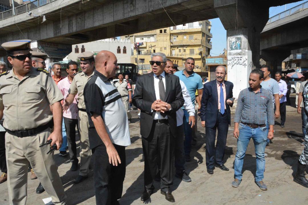محافظ المنيا يتابع اعمال حملة إزالة الإشغالات والمخالفات بمنطقة الحبشي  
