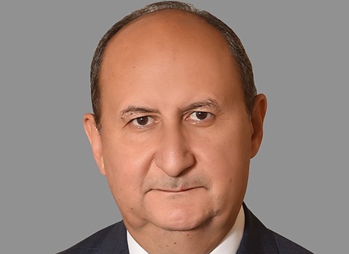 وزير التجارة والصناعة يصدر قراراً بإعادة تشكيل اعضاء مجلس التعاون الاقتصادي المصري الكويتي لمدة ثلاث سنوات