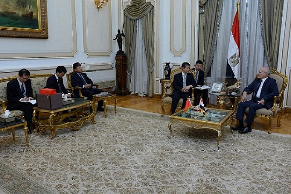 العصار يبحث مع سفير الصين سبل تعزيز التعاون المشترك في مجالات الصناعات الحربية والمدنية